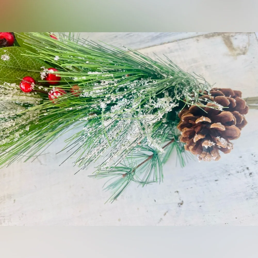 Snowy Long Needle Pine & Berry Garland 5 ft
